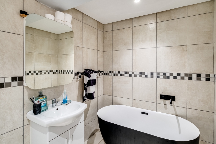 5 Bedroom Property for Sale in Valmary Park Western Cape